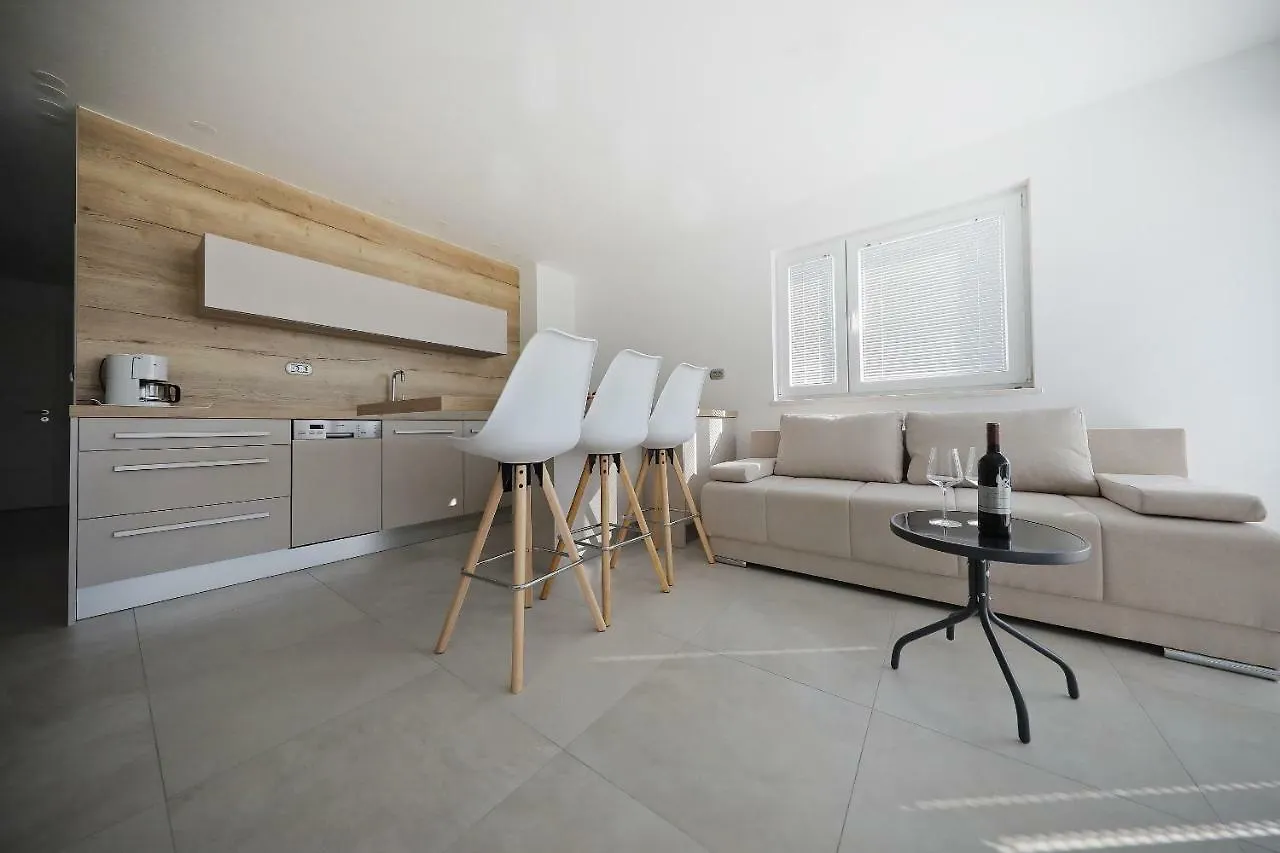 Apartmán Luxury Sunset Penthouse With Seaview Petrcane