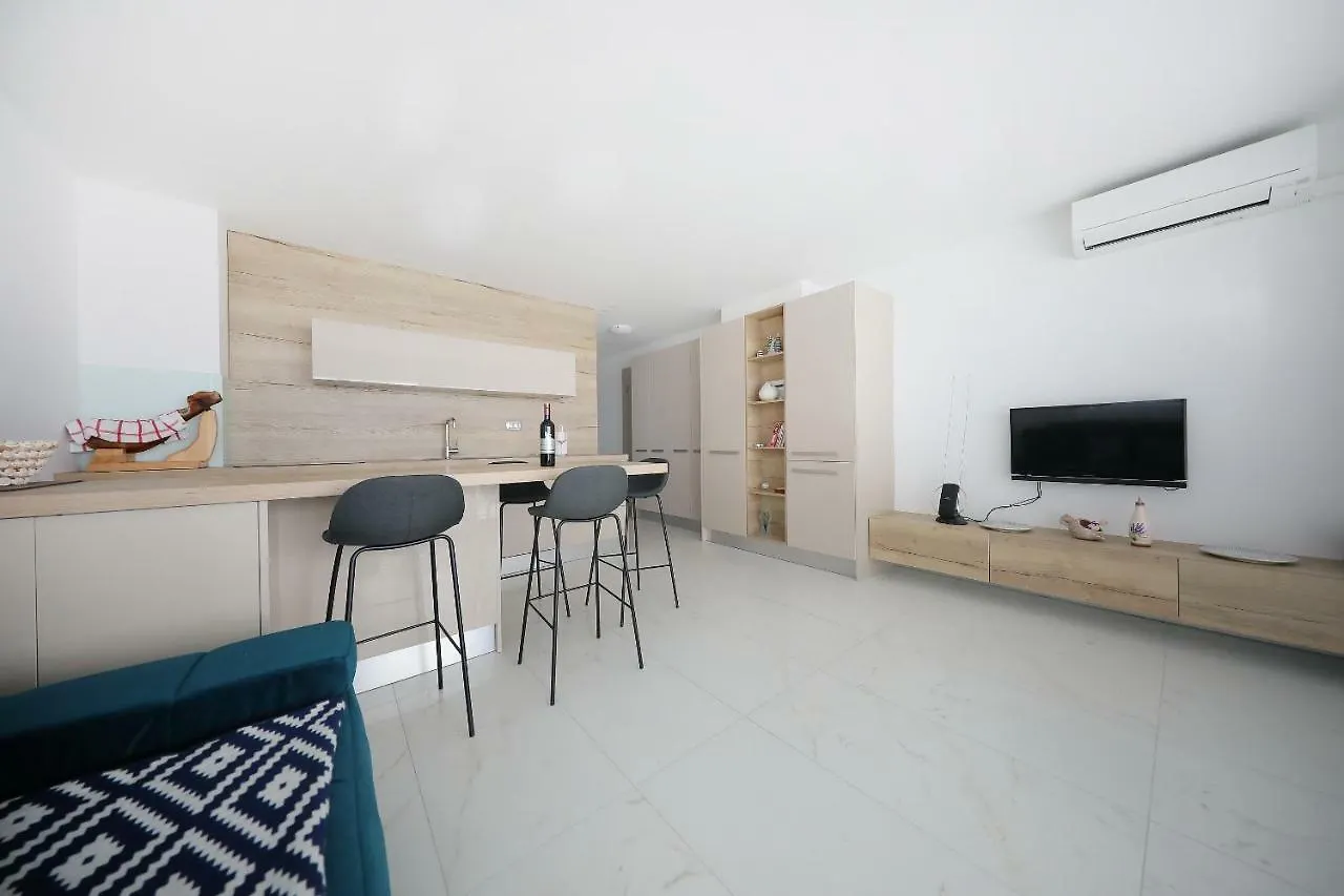 Apartmán Luxury Sunset Penthouse With Seaview Petrcane