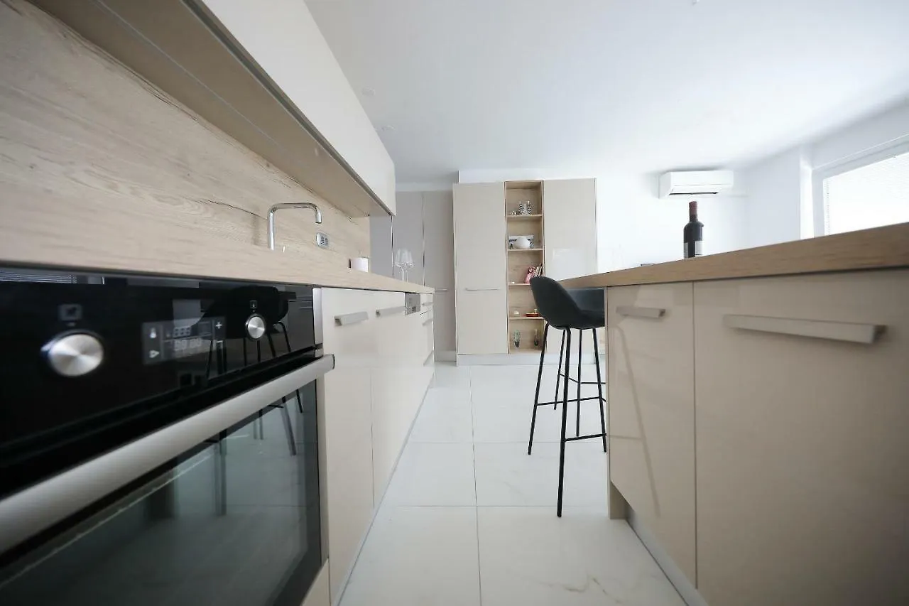 Apartmán Luxury Sunset Penthouse With Seaview Petrcane