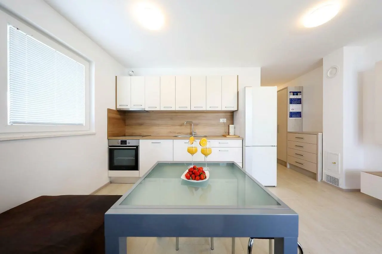 Apartmán Luxury Sunset Penthouse With Seaview Petrcane