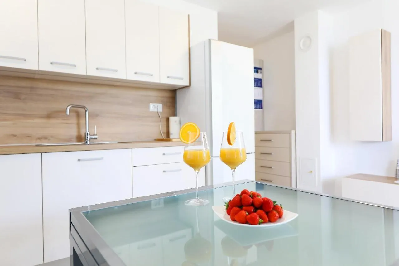 Apartmán Luxury Sunset Penthouse With Seaview Petrcane